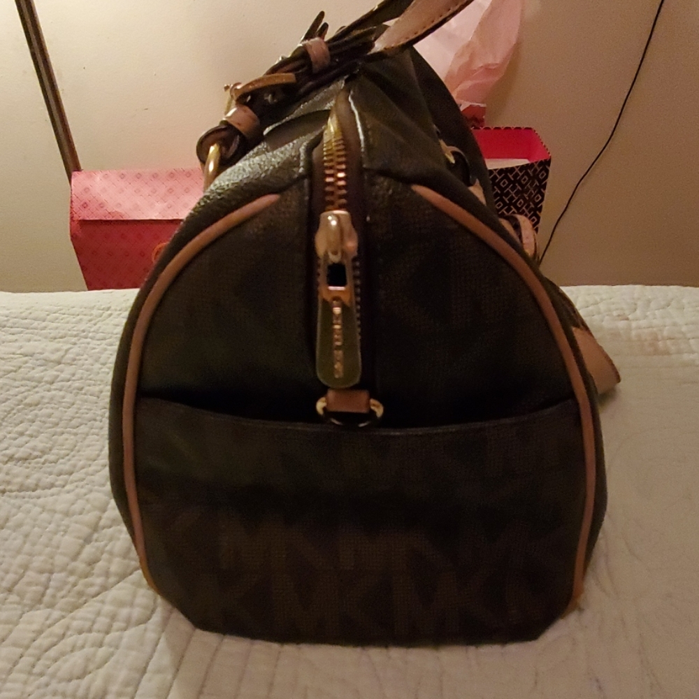 Michael Kors - Picture 2 of 5